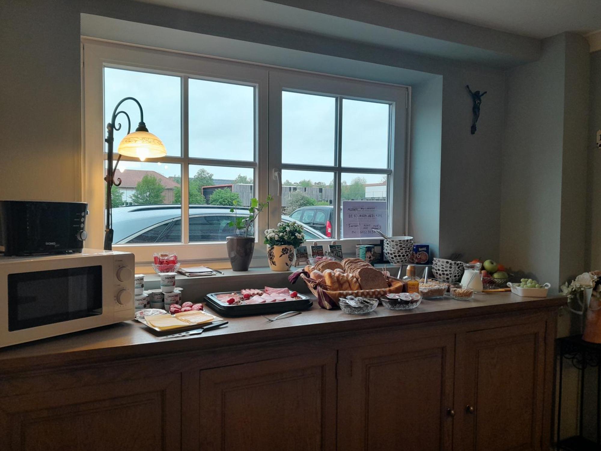 Bed and Breakfast Juliette'S Ипр Экстерьер фото